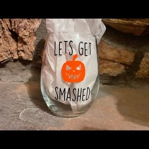 🥳 HOST PICK🥳 Spooky wine glass nwot ⭐️